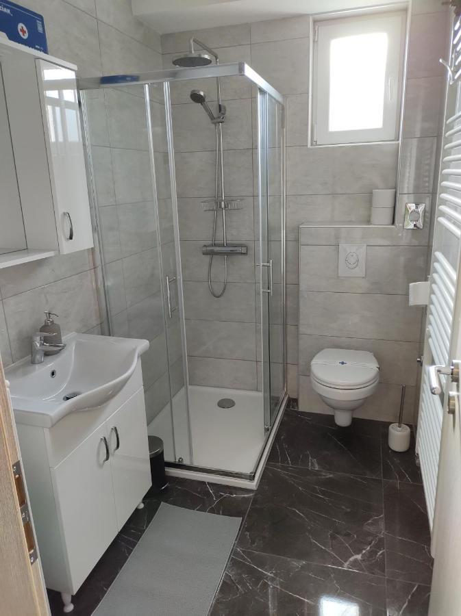 Happy Apartment Karlovac Buitenkant foto