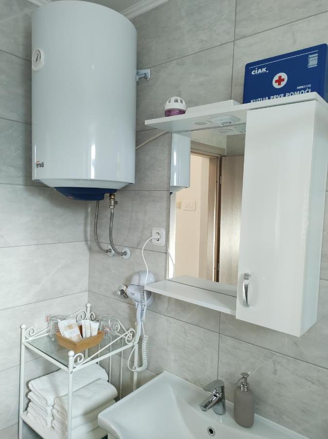 Happy Apartment Karlovac Buitenkant foto