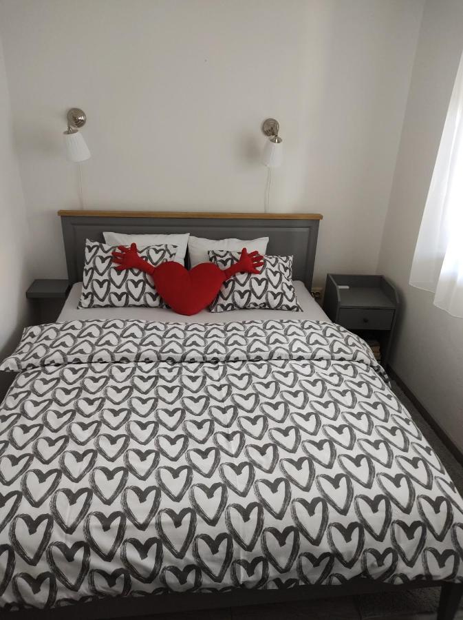 Happy Apartment Karlovac Buitenkant foto