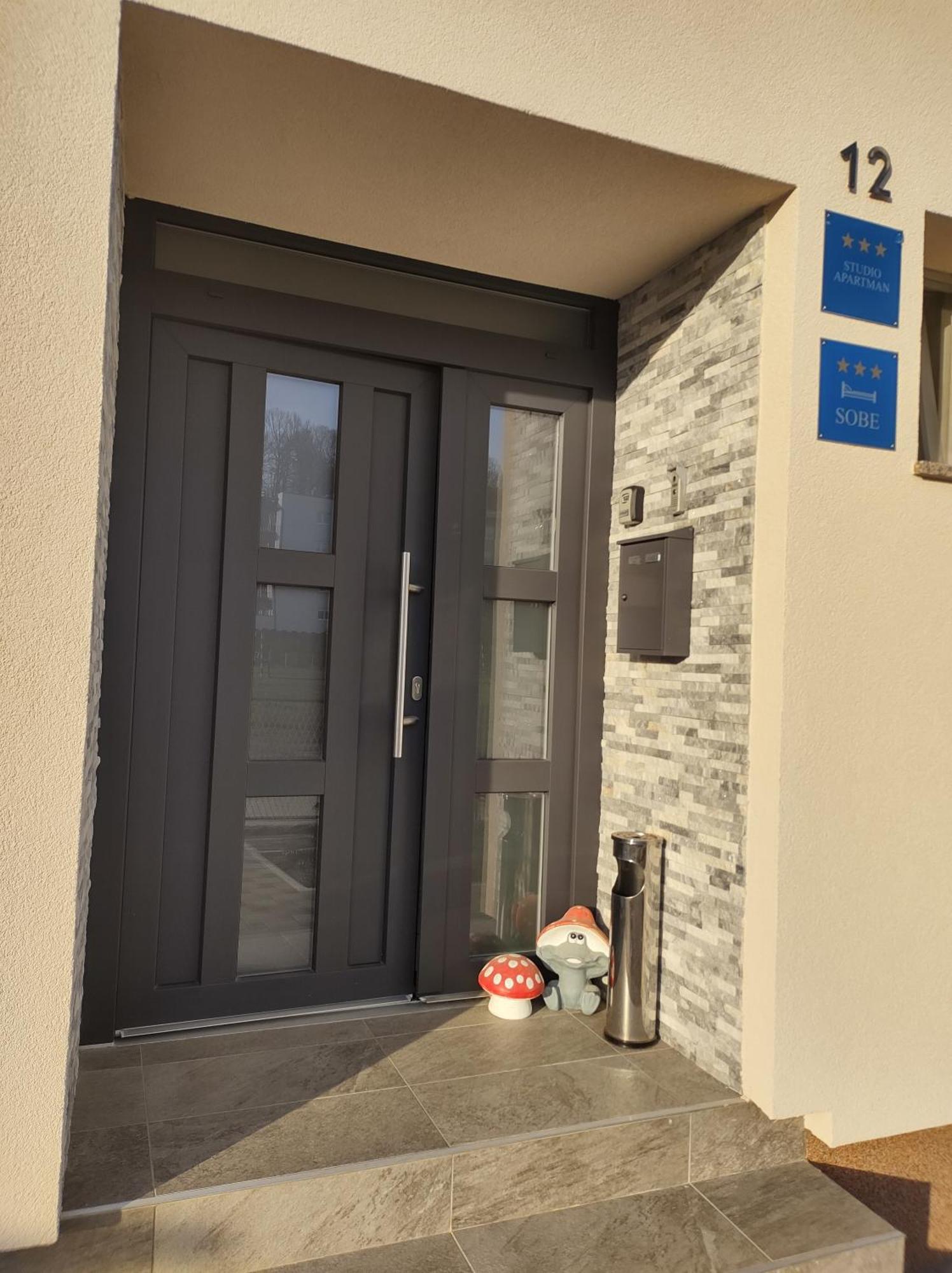Happy Apartment Karlovac Buitenkant foto